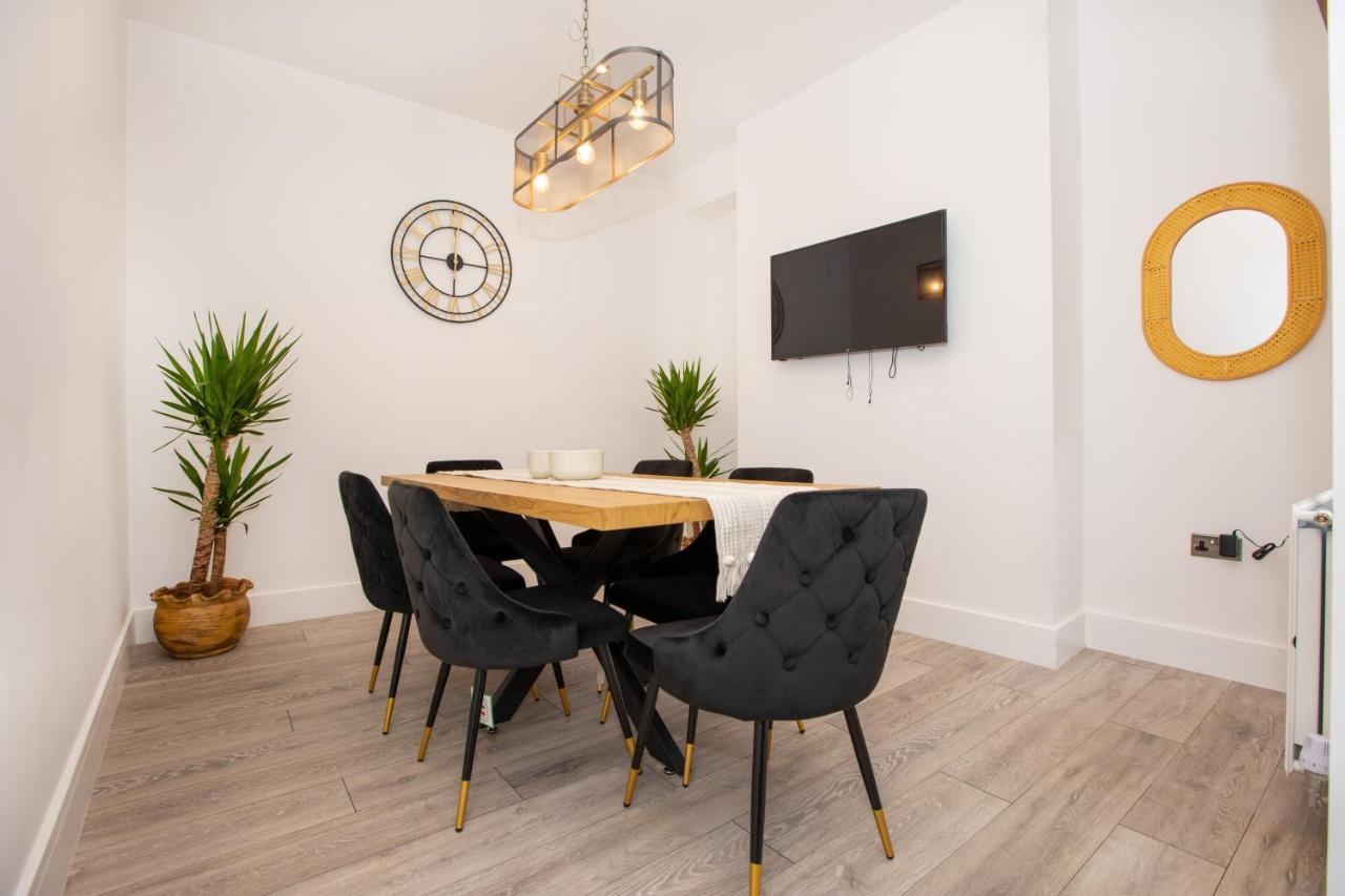 Stylish Stay Near The Stadium Walk To The Action Liverpool Exterior photo